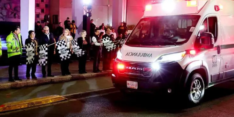 Brugada y Robledo dan banderazo de salida a mil nuevas ambulancias del IMSS