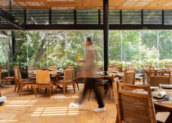 Súper Bowl al estilo mexicano con platillos para compartir en el restaurante Chapulín