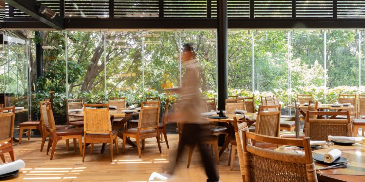 Súper Bowl al estilo mexicano con platillos para compartir en el restaurante Chapulín