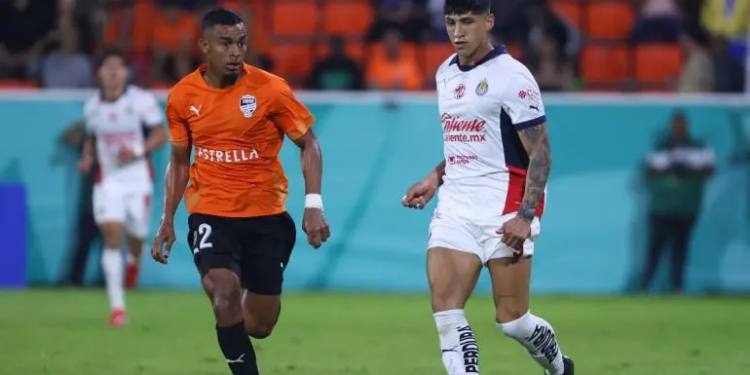 Chivas apenas araña empate de visita ante el Cibao