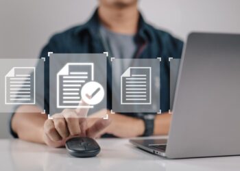 El SAT emitirá multas por transferencias y límites de depósitos por De la Paz Costemalle DFK