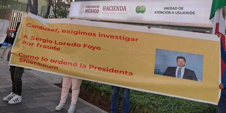Protestan de nuevo en Condusef contra Sergio Loredo Foyo y AlquimiaPay