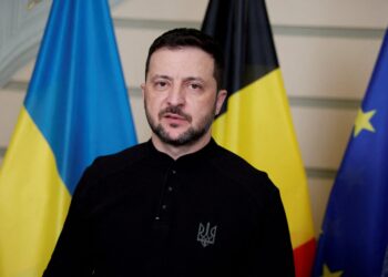 Trump califica de “muy buena” su conversación telefónica con Zelenski