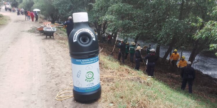 ECOCE y voluntarios de la industria unen esfuerzos para el saneamiento de cuerpos de agua