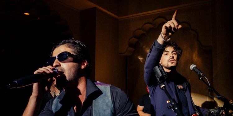 Diego Mena: Un Artista Mexicano Diverso que Fusiona Rock, Corridos y Reguetón