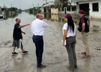 Recorre Ariadna Montiel zonas afectadas por inundaciones en Reynosa