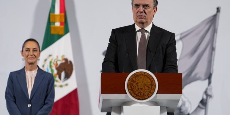 Actuaremos con firmeza: Ebrard ante aranceles; consultará a industria del acero y aluminio