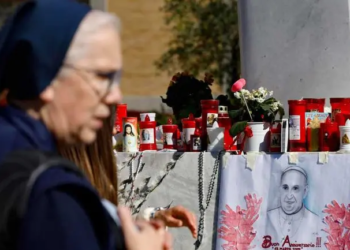 Salud del papa: Francisco logra dormir sin máscara de oxígeno