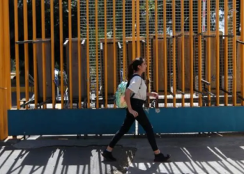 Alumnos del CCH Oriente inician paro indefinido por inseguridad