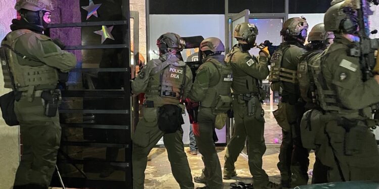 Detuvieron a 5 mexicanos en redadas contra migrantes en Colorado: Sheinbaum