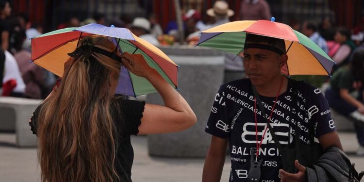 Calor, lluvia y vientos fuertes en regiones diversas del país
