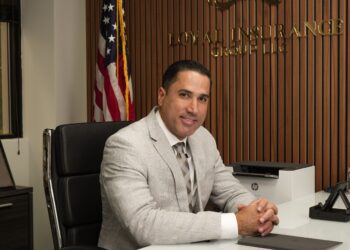 Johan González ‘De Empleado a Empresario’, un libro que busca transformar la carrera de los agentes de seguros latinos