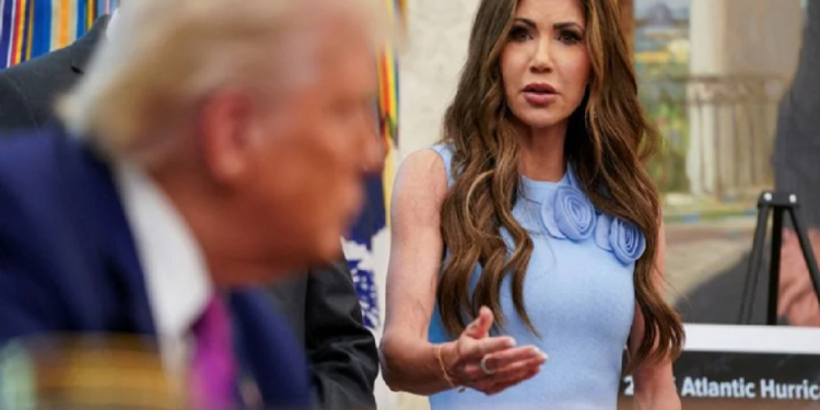 Kristi Noem acusa a Sheinbaum de incitar las protestas en Los Ángeles