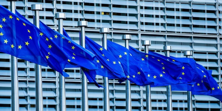 Bruselas se prepara para un «no acuerdo» en los aranceles en paralelo a la negociación con EEUU