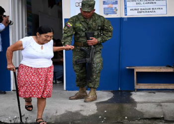 Ecuatorianos votan para elegir presidente entre Noboa y la izquierdista González