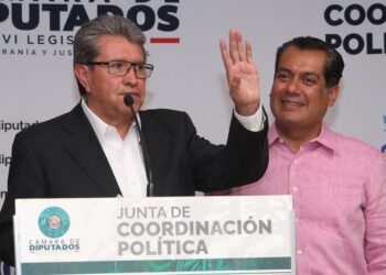 Diputado Sergio Gutiérrez da a conocer misiva que envió al republicano Michael Johnson sobre gravamen adicional a remesas; también la suscribe el diputado Ricardo Monreal