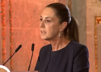 Claudia Sheinbaum anuncia aumento salarial del 10% para maestros; 9% retroactivo y 1% en septiembre