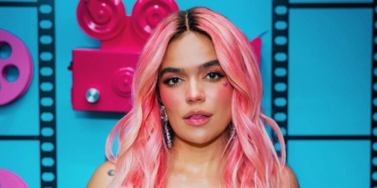 Acusan a Karol G de plagiar a Natalia Lafourcade por su nuevo tema “Milagro”