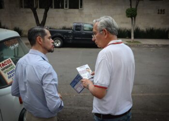 Ricardo Oropeza Bueno recorre el Jardín del Arte y dialoga con la ciudadanía