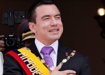 Daniel Noboa jura un segundo mandato en Ecuador con promesa de lucha contra el narcotráfico