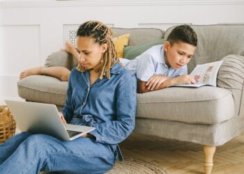 Ser madre y profesionista: UMAD ofrece programas en línea pensados para mujeres que quieren superarse