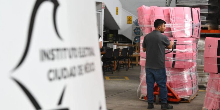 Distribuyen materiales electorales rumbo a Elección del Poder Judicial de la CDMX