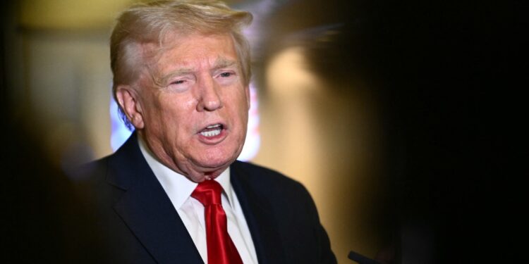 Rusia y Ucrania ya negocian fin de la guerra: Trump, tras llamada con Putin