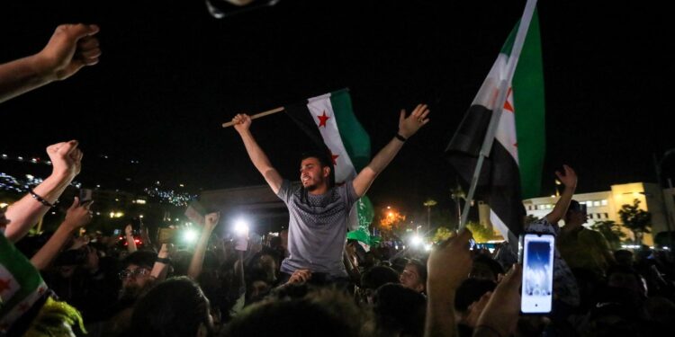 Siria celebra fin de sanciones de EE. UU.; ¿cómo beneficiará a la situación del país?