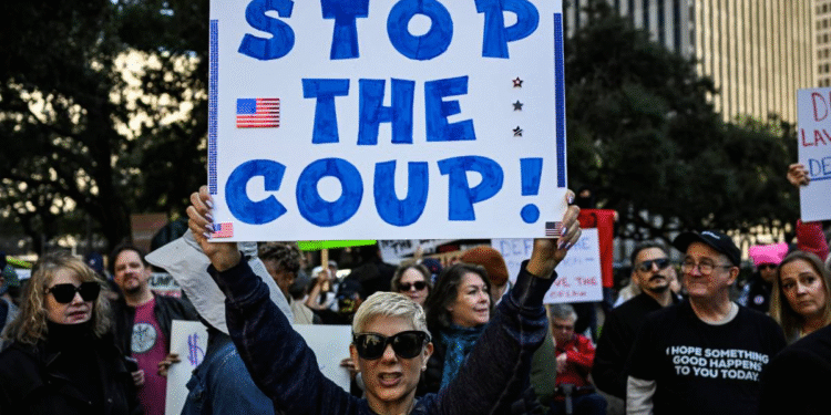 “No Kings Day”: Organizan más de mil protestas contra Trump en EE.UU. este 14 de junio