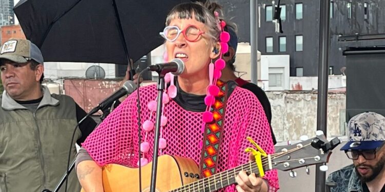 ATERCIOPELADOS PROTAGONIZA UN CONCIERTO SILENTE HISTÓRICO EN LA PLAYHAUS DE TOTALPLAY