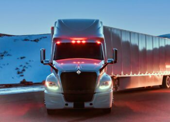 Industria de vehículos pesados advierte rezago crítico; ANPACT urge a renovar la flota y frenar importación de chatarra