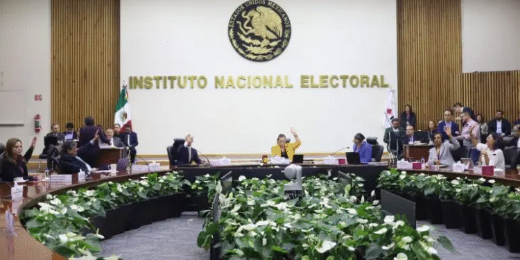 Confirma INE multa de 21 mdp a Morena por omisiones en gastos de precampaña 2024