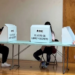 Elección judicial: Beatriz Gutiérrez Müller y su hijo acuden a votar en una casilla de la CDMX