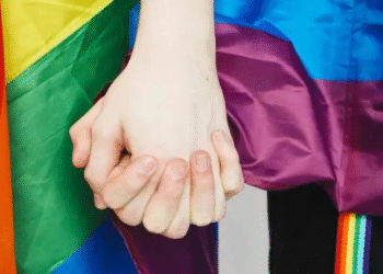 ONG alerta sobre ‘pánico’ en juventudes LGBT+ ante ‘discursos de odio’ de políticos