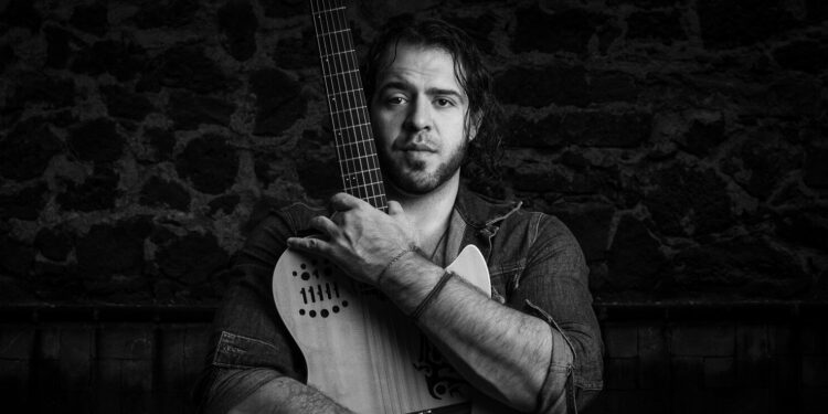 “En esta vida y la que sigue”: Daniel Delgadillo canta al alma desde su EP Otoño