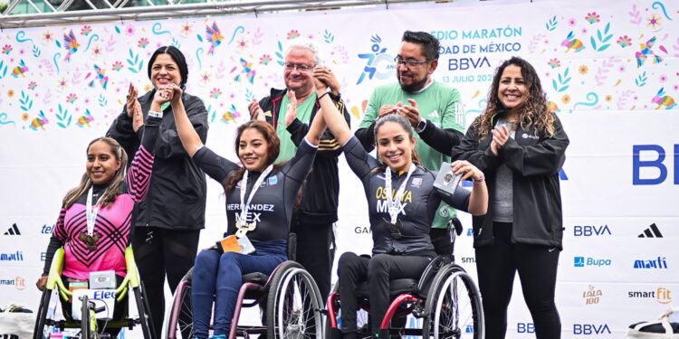 Kiprotich y Kibor conquistan el Medio Maratón de la CDMX; Kathia García sube al podio
