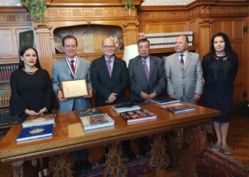 Ricardo Camacho ingresa a la Sociedad Mexicana de Ciencias y Humanidades