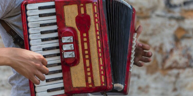 ¿Quién es Betillo Guerrero, el cantante que presuntamente fue detenido en Chiapas y es relacionado con el Cártel de Sinaloa?