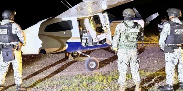 Harfuch responde a Bukele por avioneta interceptada; reitera respeto a El Salvador